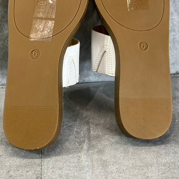 GC SHOES Women’s White Candace Memory Foam Thong Slip-On Flat Sandals SZ 6 - Picture 7 of 9